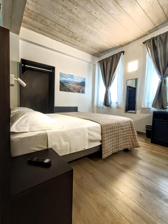 Il B&B Di Piazza Motta Albese Con Cassano Exterior photo